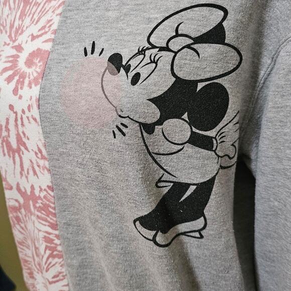 Disney Minnie Mouse Blowing Bubble Sweatshirt Women's Size M Gray Pink Casual - Picture 5 of 6